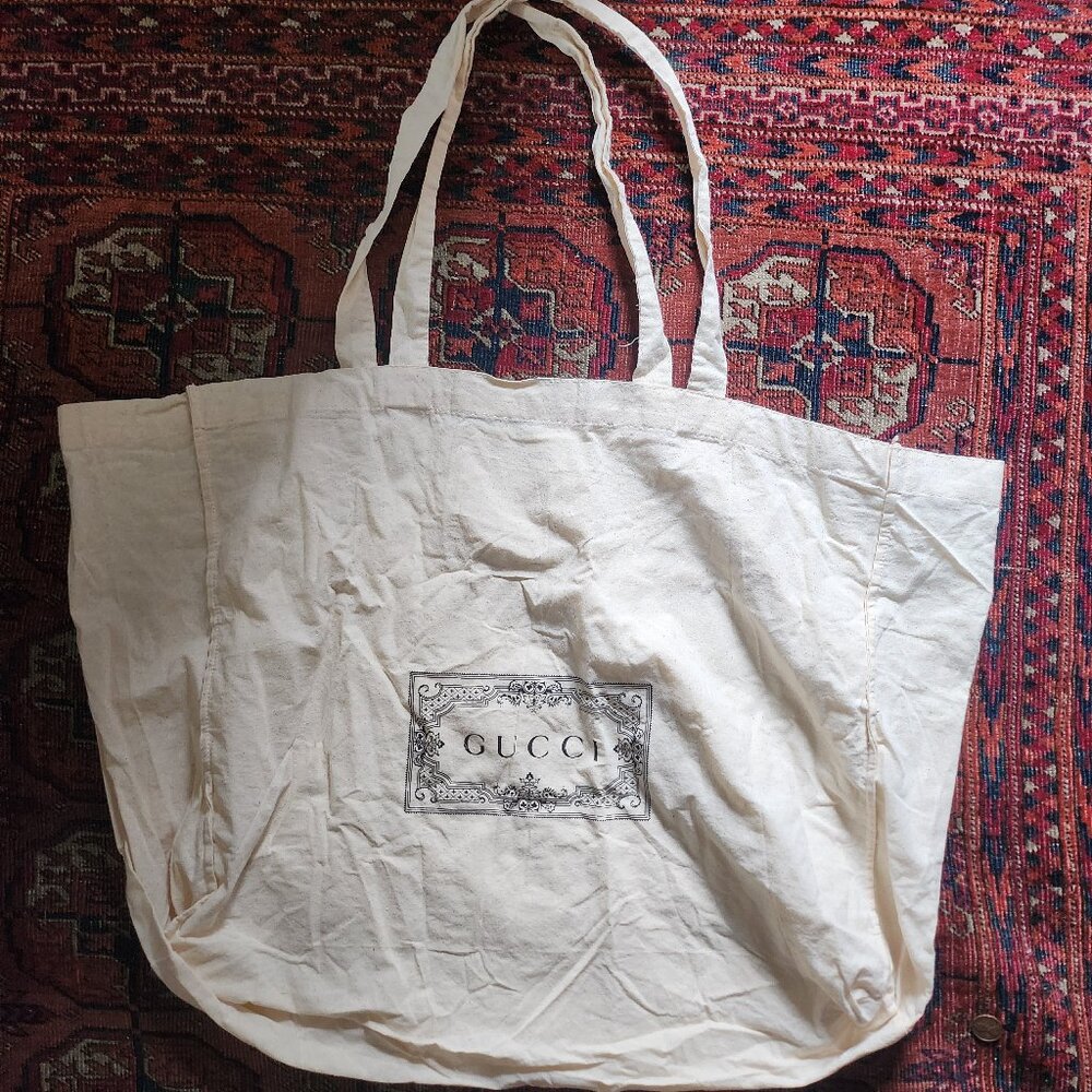 Gucci large canvas tote - Perfect for summer!